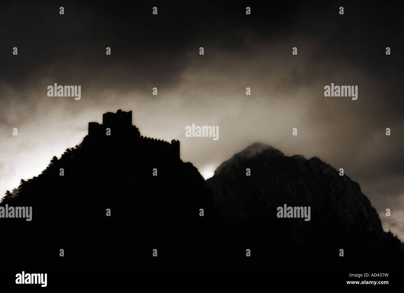 Il Castello di Puilaurens (castello cataro). Aude departement, Languedoc-Roussillon. Francia Foto Stock