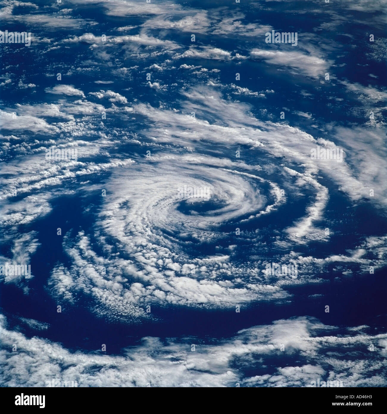 Nuvole circolare presi a bordo della navetta spaziale Endeavour. Foto Stock