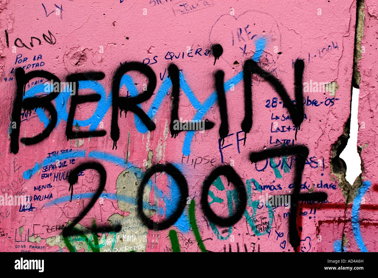 Graffiti, il muro di Berlino, Berlino, Germania Foto Stock
