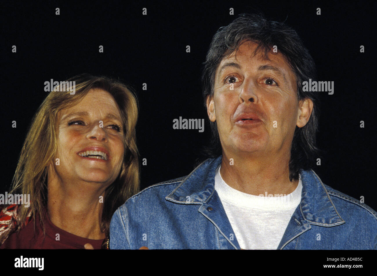 Ex beatle cantante sir Paul Mccartney con fine moglie linda mccartney eseguendo in Londra, Regno Unito Foto Stock
