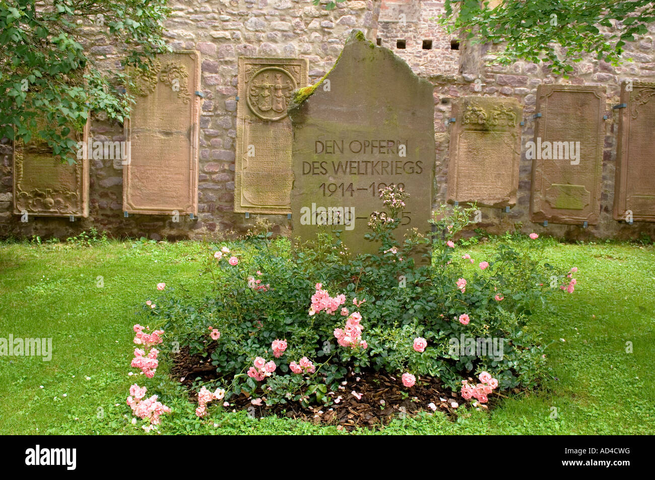 Pietre memoriale per le vittime della Seconda Guerra Mondiale, Dreieichenhain, Hesse, Germania Foto Stock