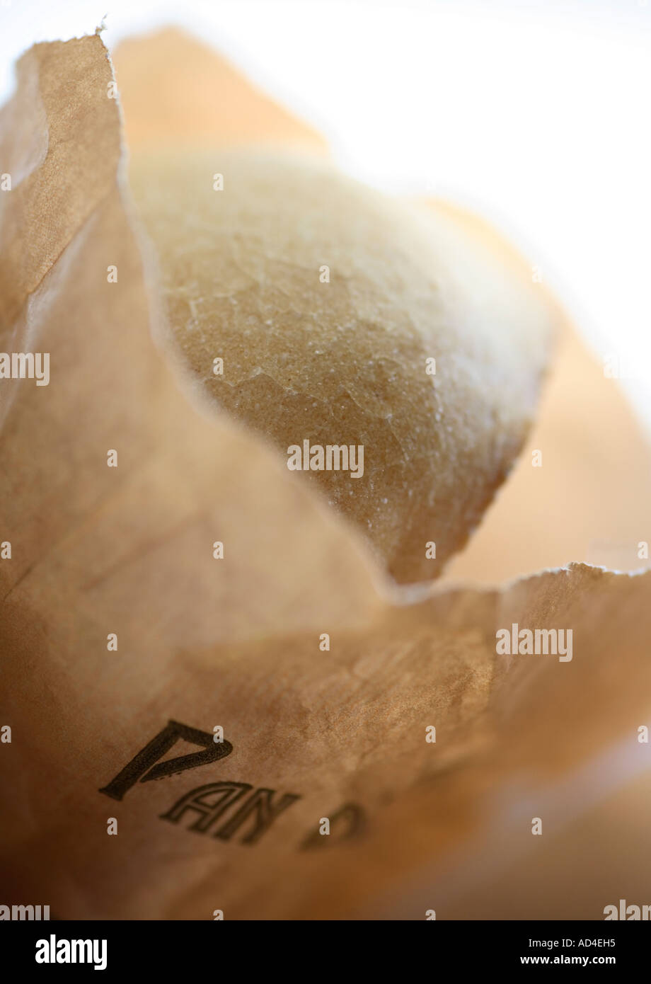 Close-up di un Pane mediterraneo avvolto nella carta. Foto Stock