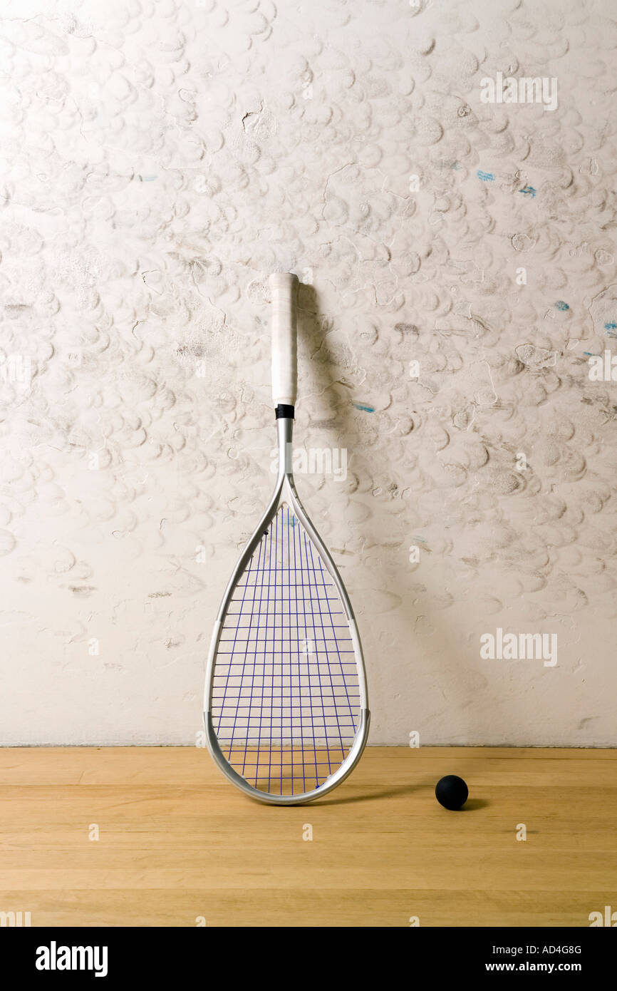 Una racchetta da squash e sfera Foto Stock