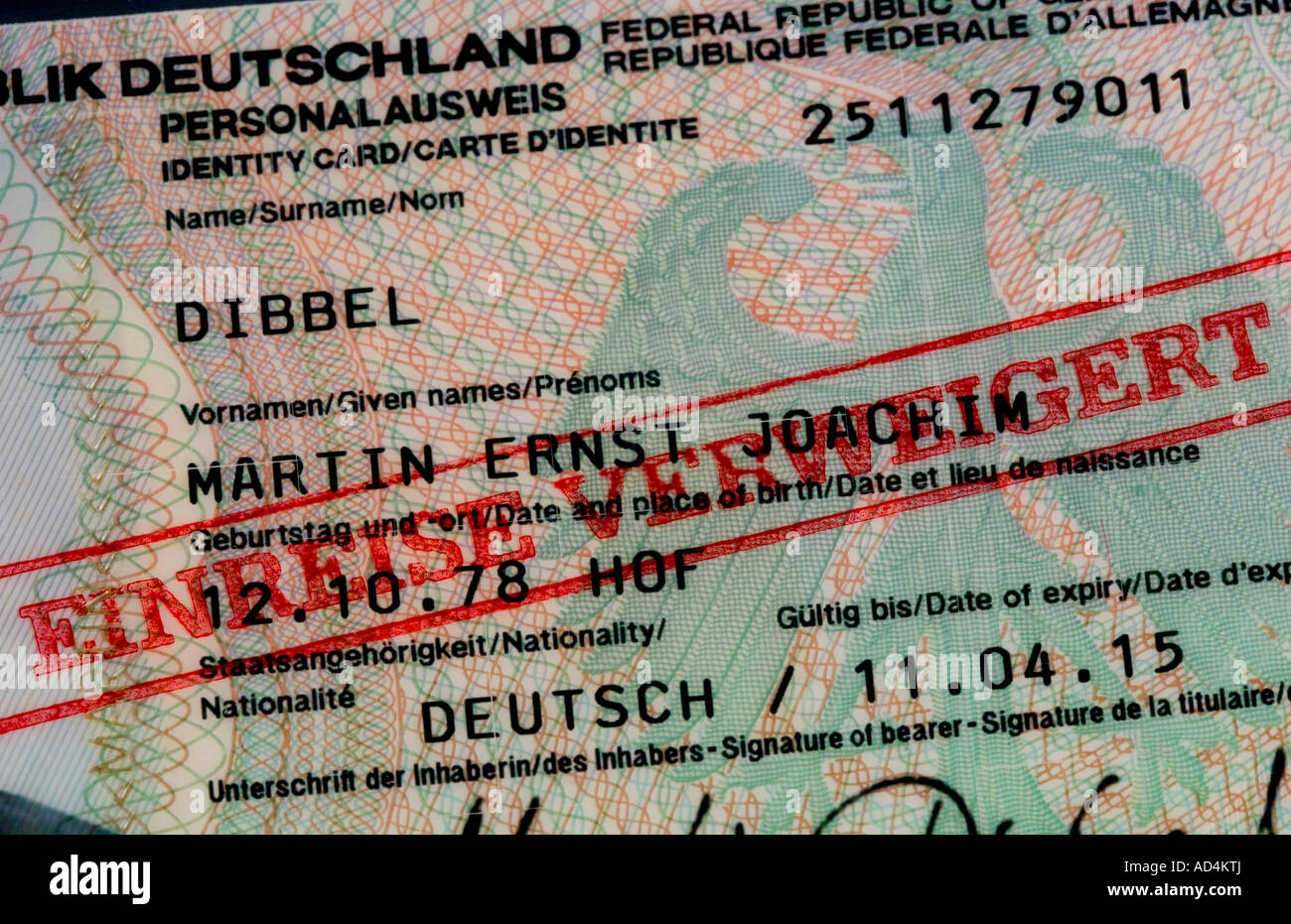 Un passaporto tedesco stampigliato " negato ingresso" Foto Stock