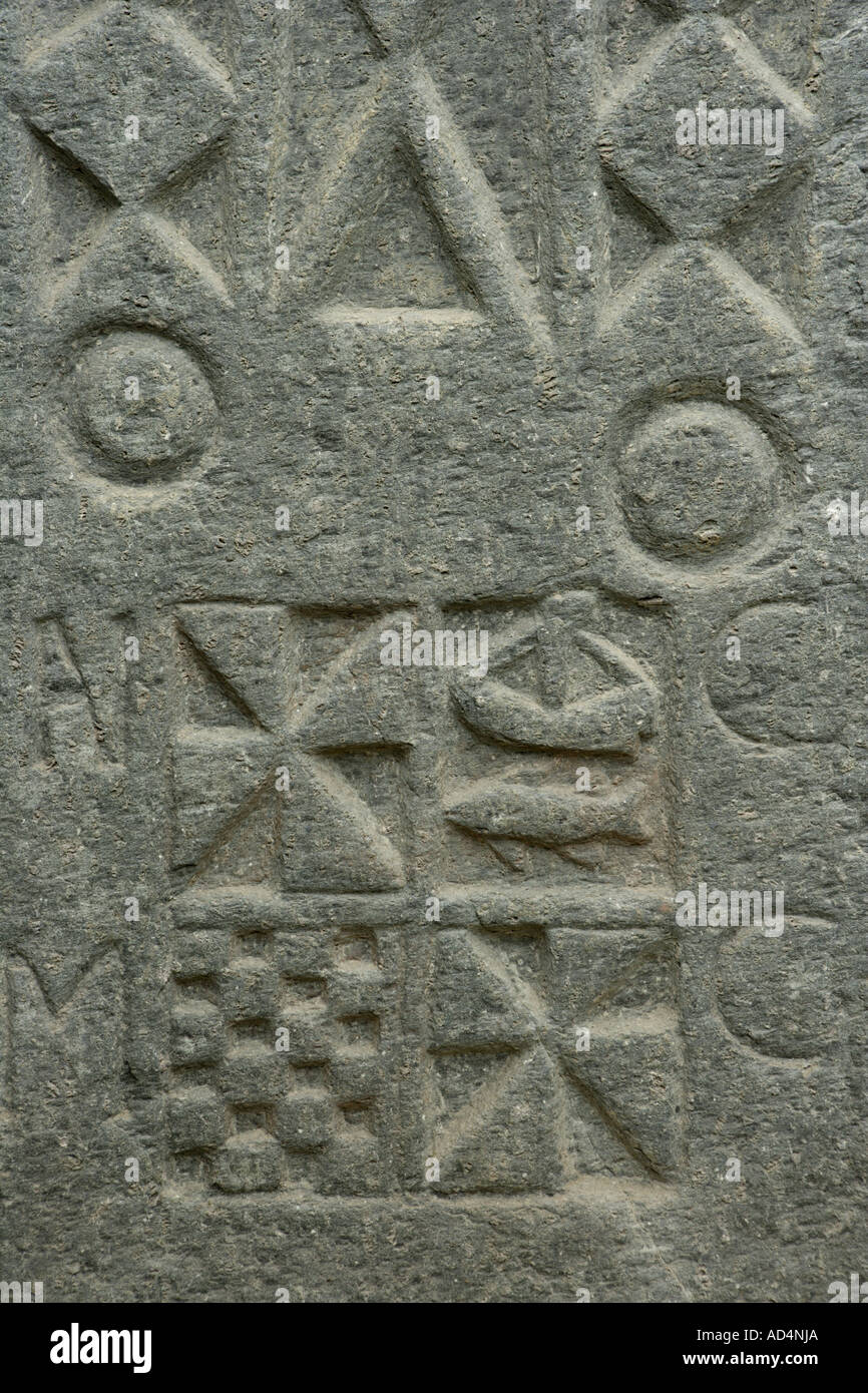 Close up di disegni su West Highland grave lastre Kilmartin Foto Stock