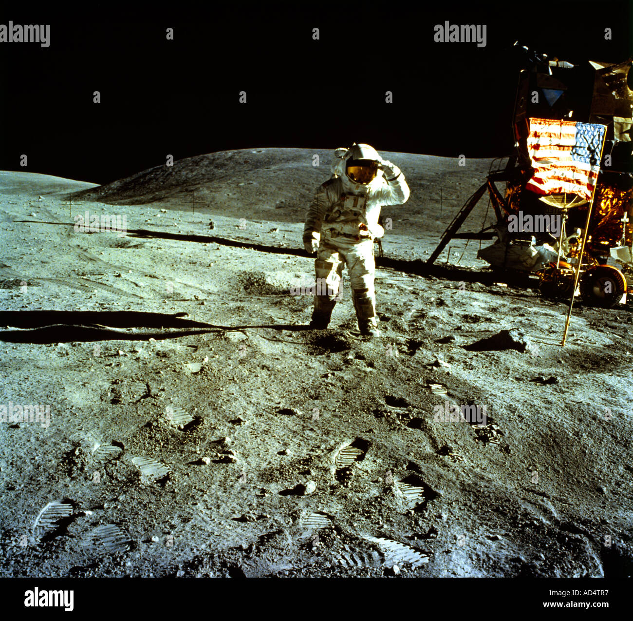 Astronauta Lunar Landing Apollo 16 1972 Carlo Duca decima persona a camminare sulla Luna Foto Stock