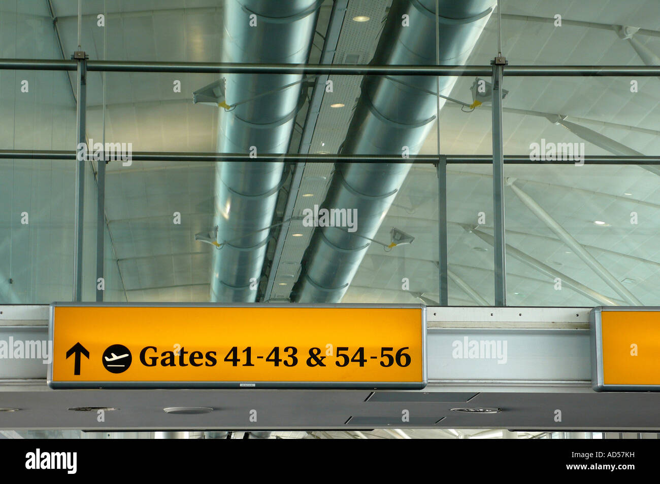 Partenze accedi all'aeroporto di Heathrow. Foto Stock