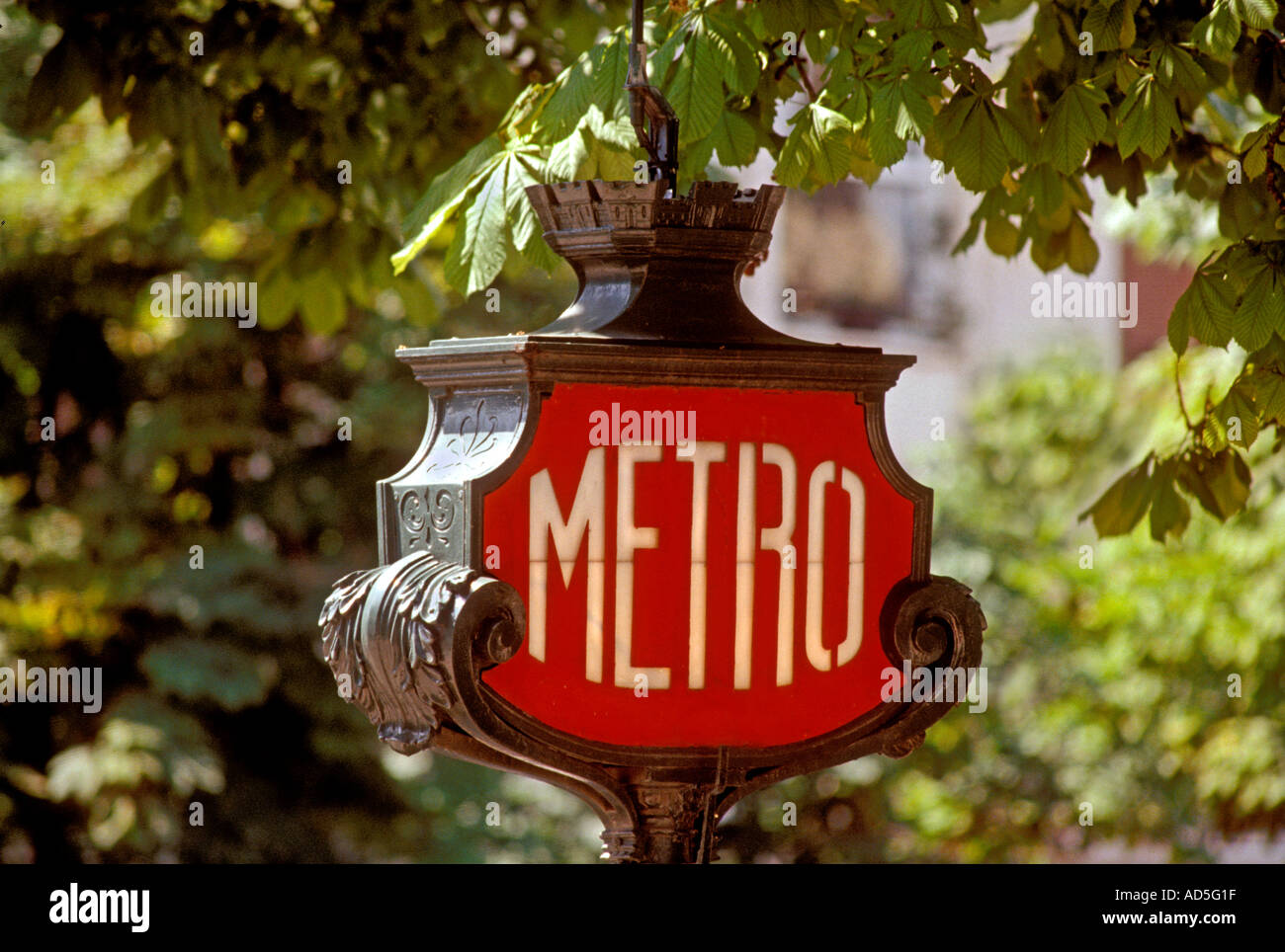 Art Nouveau la metropolitana metropolitana segno rete Parigi Francia Foto Stock