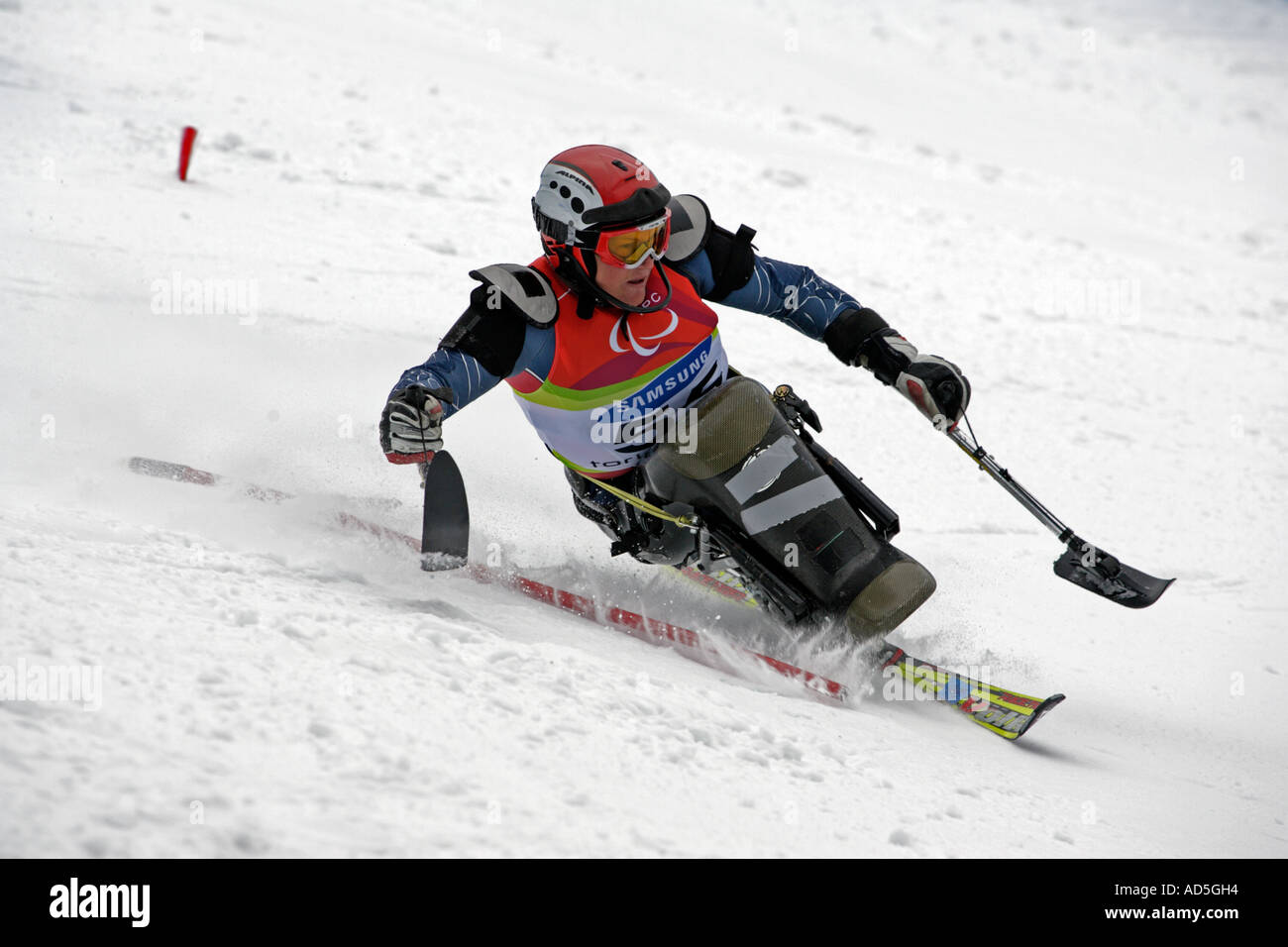 Carl Burnett degli Stati Uniti nella mens Sci Alpino Slalom seduta la concorrenza Foto Stock