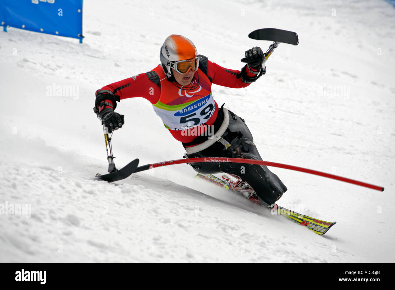 Jaroslaw Rola della Polonia nella mens Sci Alpino Slalom seduta la concorrenza sul giorno 10 del 2006 Torino i Giochi Paraolimpici Invernali Foto Stock
