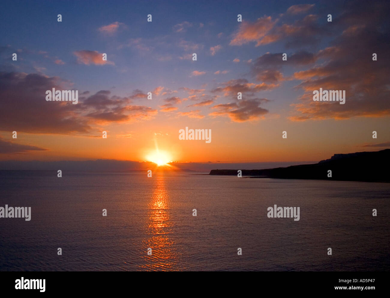 Tramonto sulla baia di Kimmeridge Dorset Foto Stock