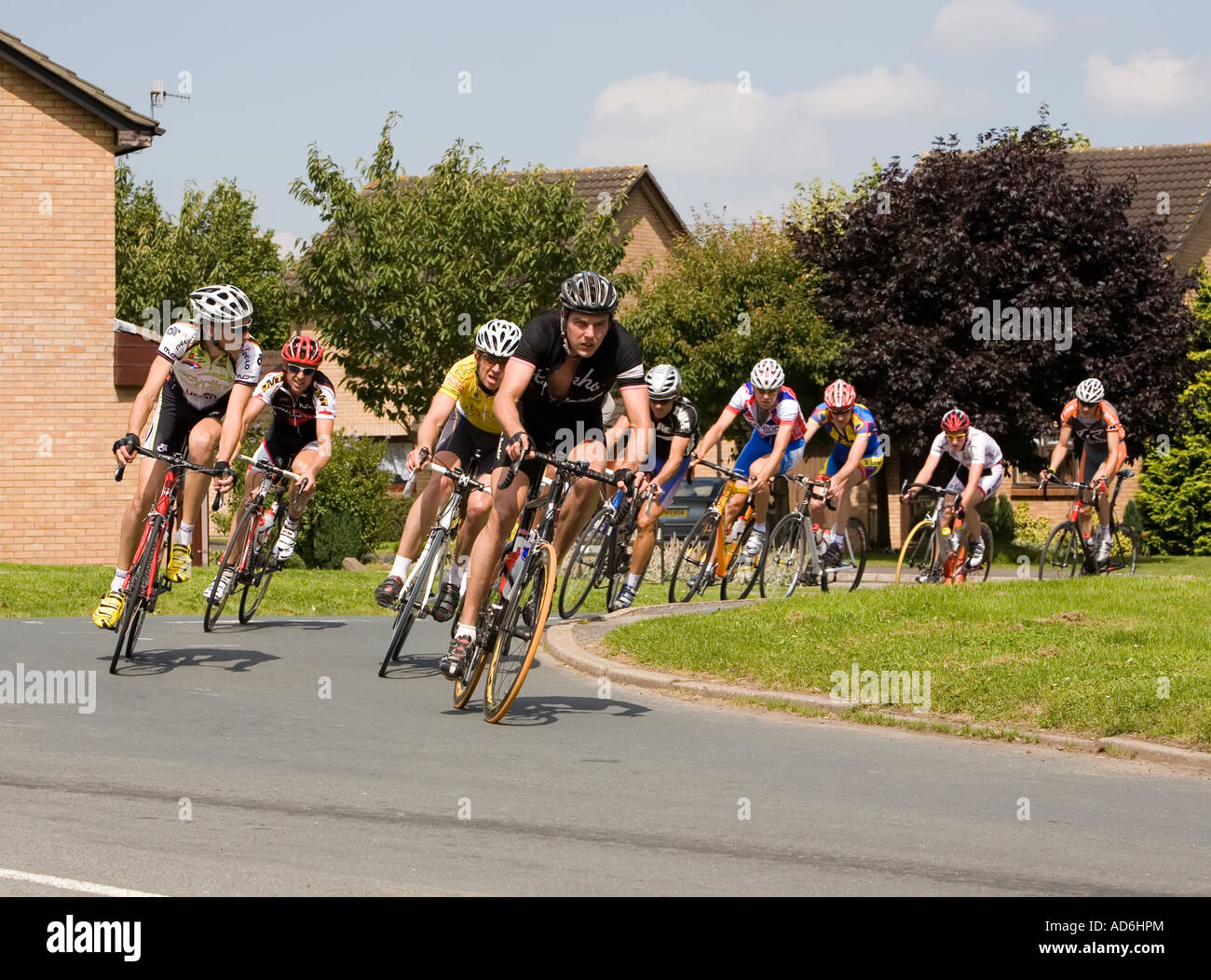 Un gruppo di ciclisti in bici da corsa su strada Wales UK Foto Stock