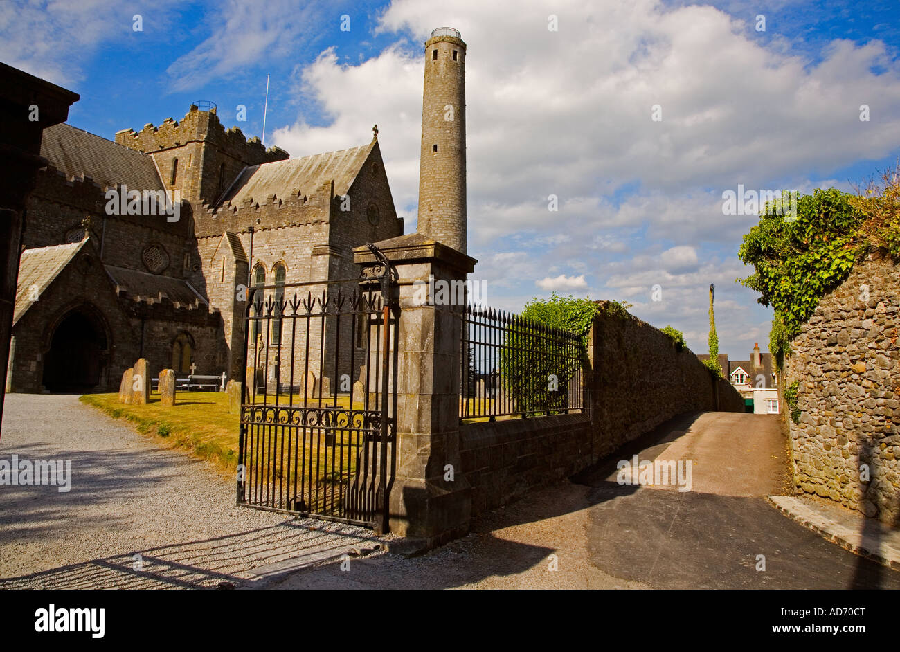 St Canice la cattedrale del XIII secolo, la città di Kilkenny, nella Contea di Kilkenny, Irlanda Foto Stock