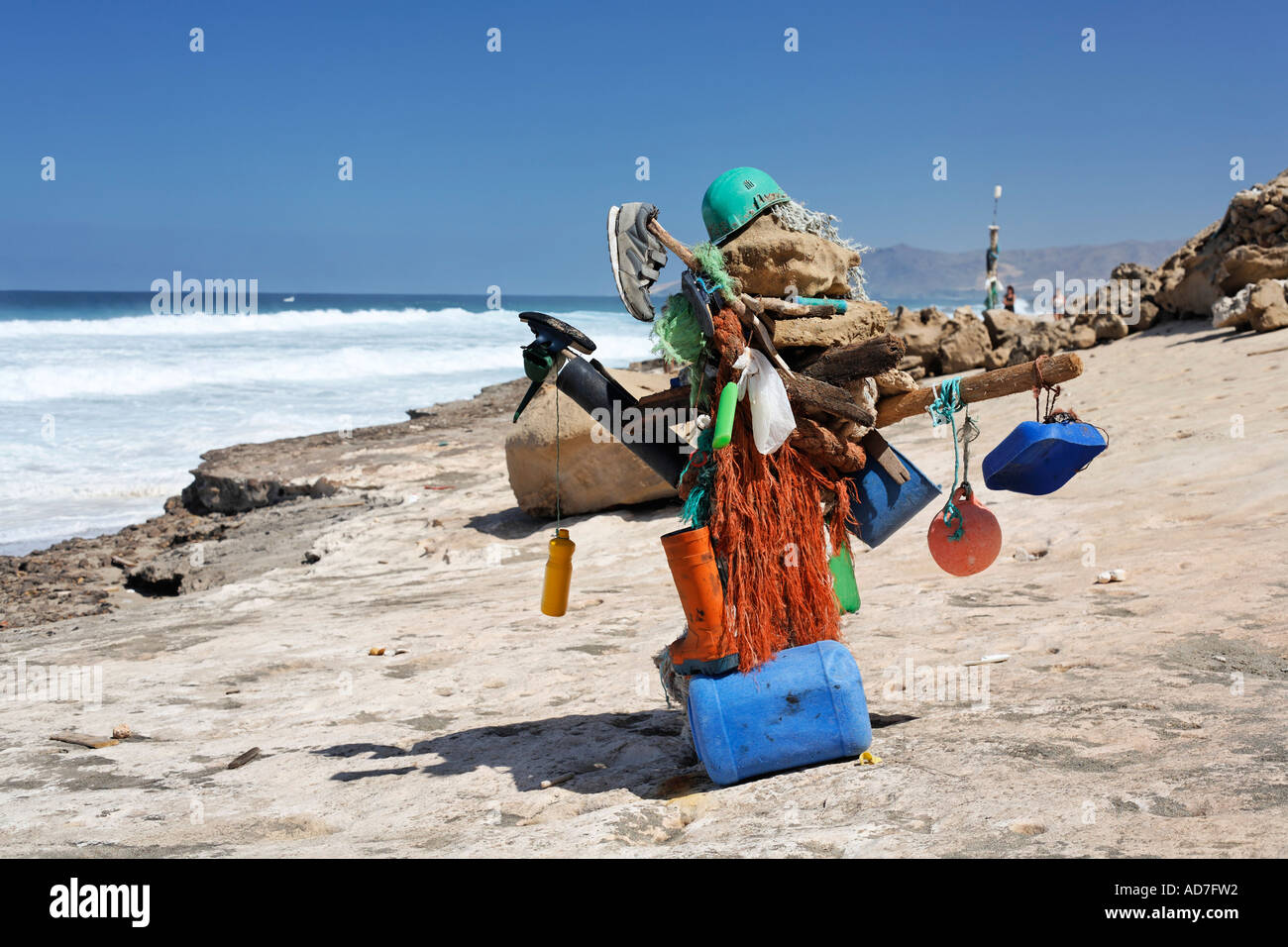 Opera d'arte di flotsam e jetsam Playa de Barlovento Fuerteventura Isole Canarie Foto Stock