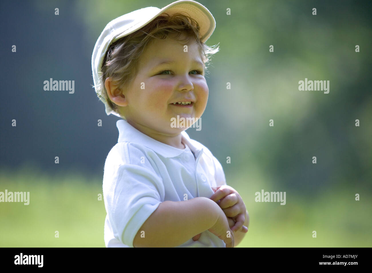 Ritratto di un ragazzino con un tappo Foto Stock