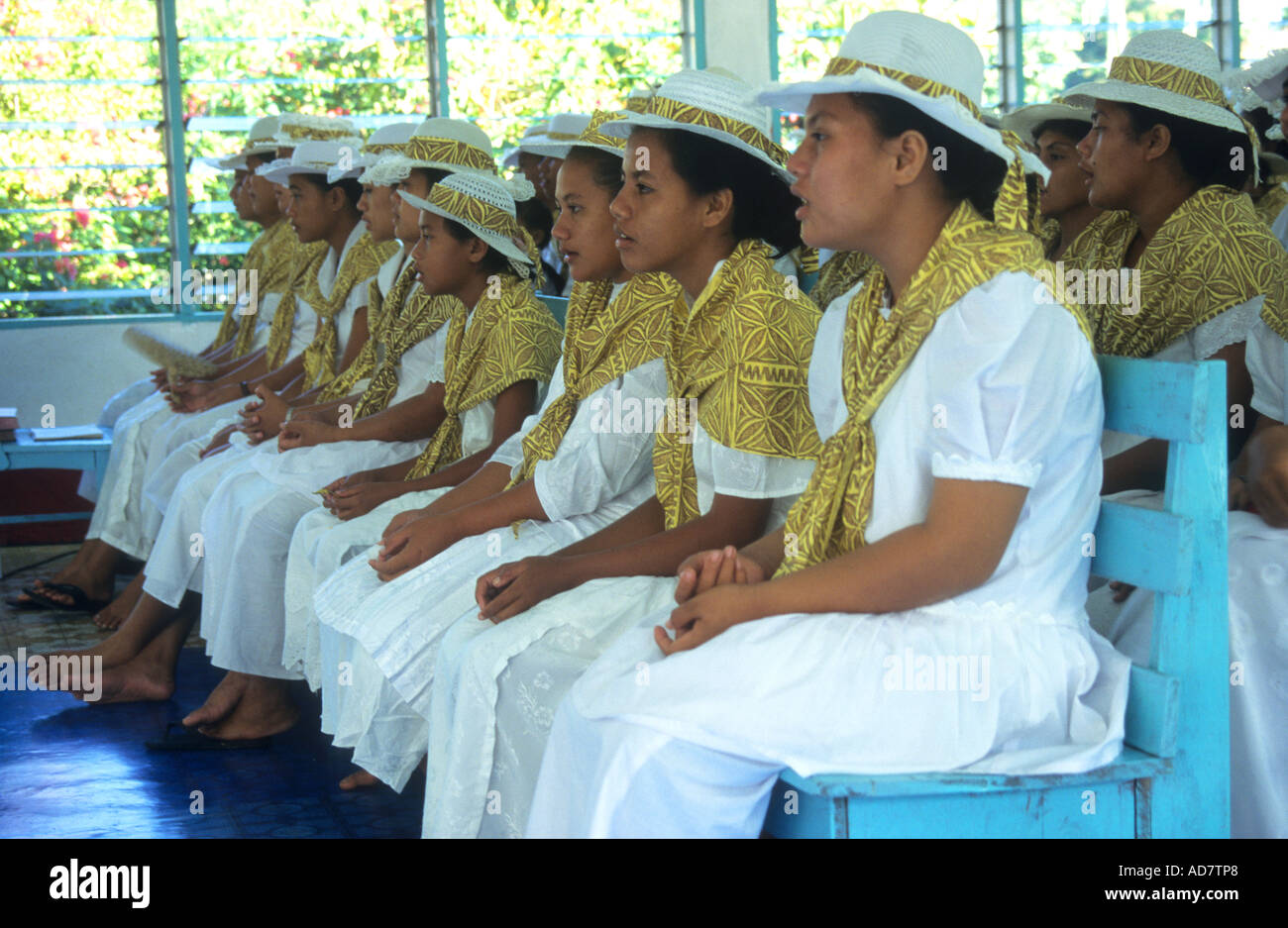 Domenica regolari della Chiesa è un modo di vita per i giovani e vecchi nel Western Samoa Foto Stock