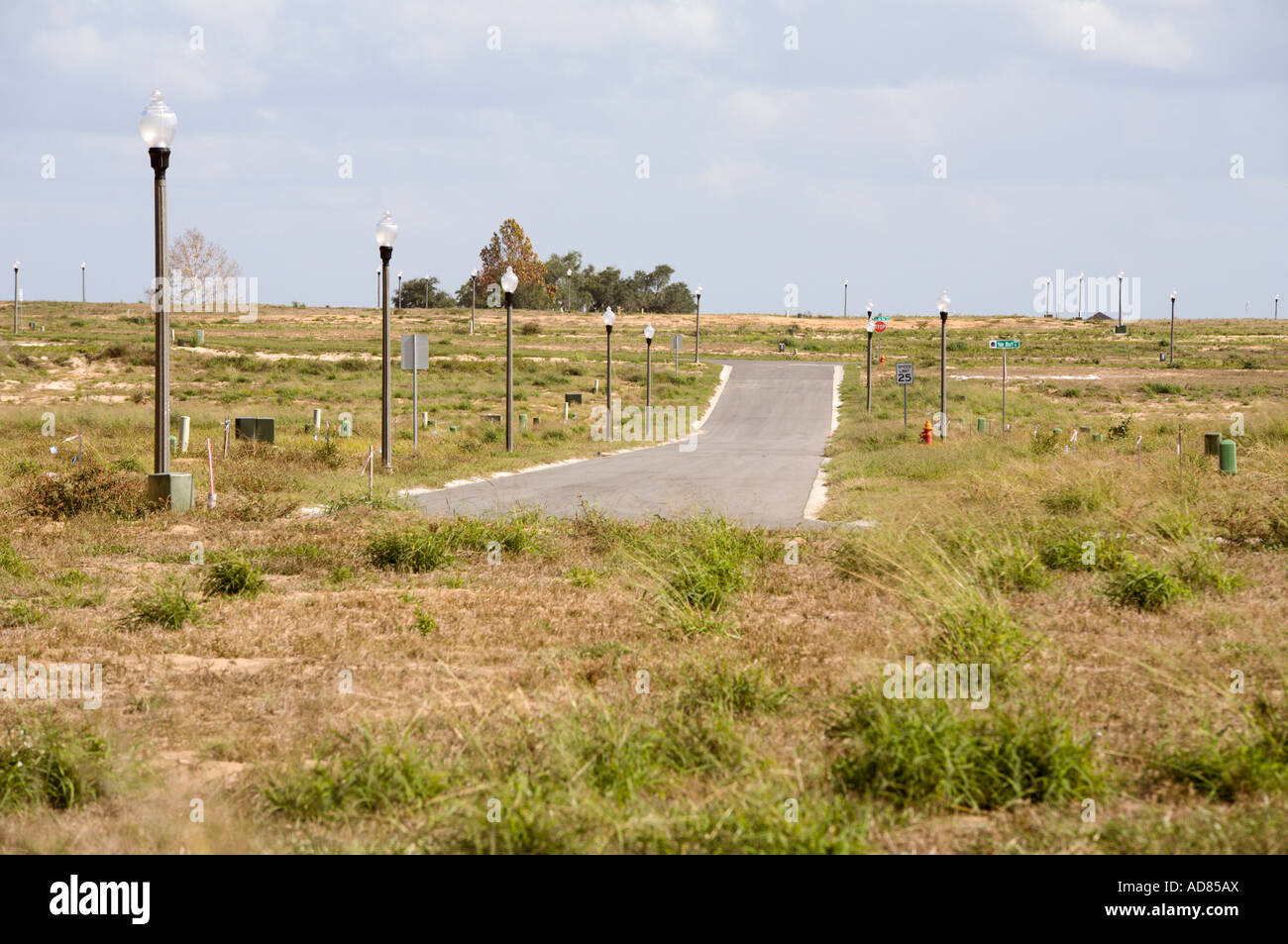 Nuova casa di sviluppo di suddivisione pronto per l'edificio. Foto Stock