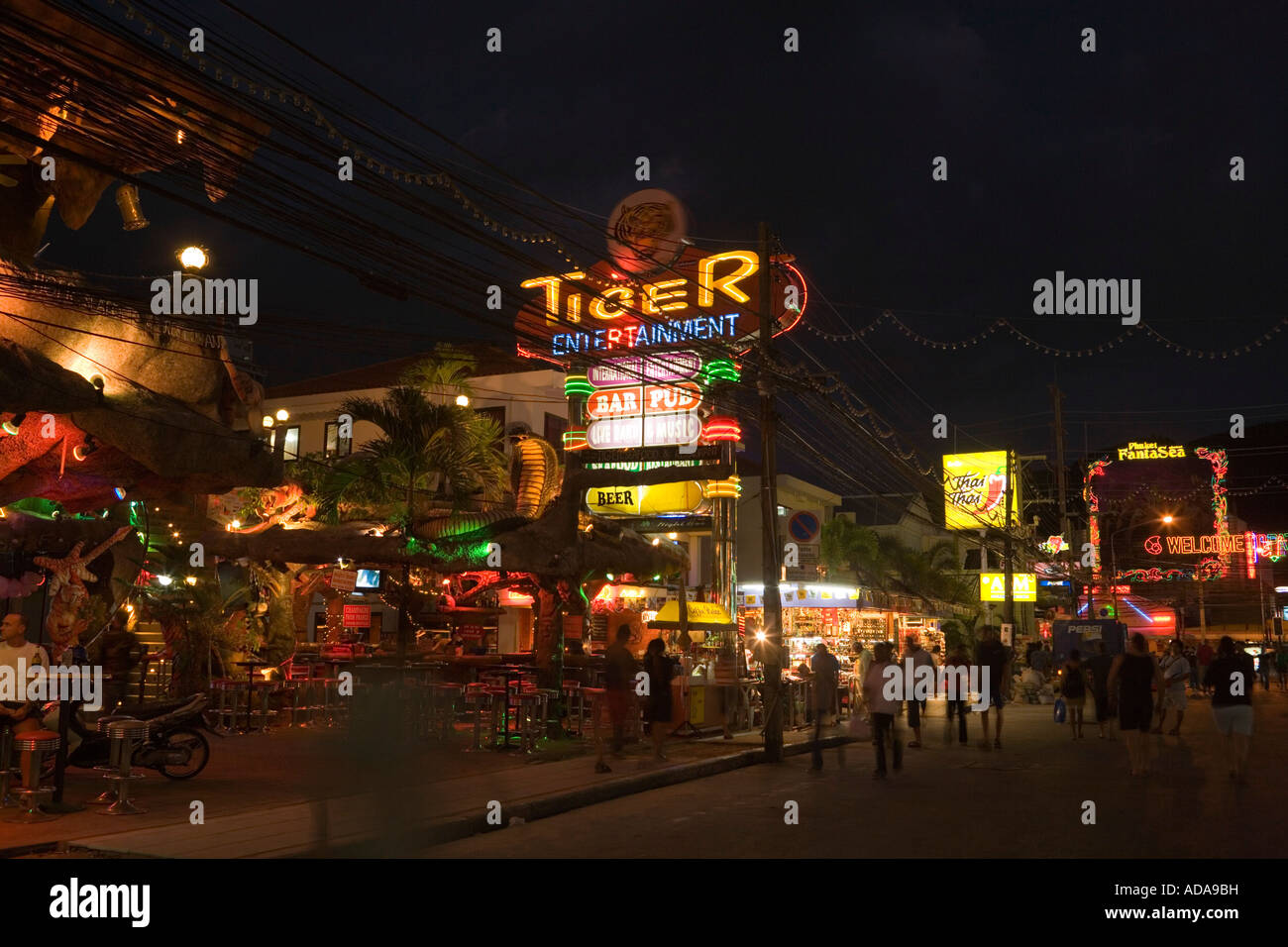 Bar del distretto Bang La strada Patong Beach Phuket Thailandia Foto Stock