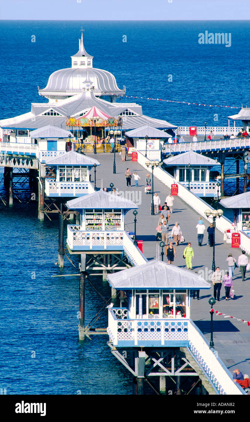 Llandudno Pier. Victorian architettura balneare costruito 1871 sulla spiaggia nord della località di villeggiatura di Llandudno, Gwynedd, il Galles del nord, U Foto Stock
