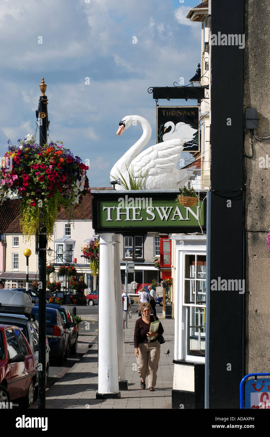 Il Cigno alta, Street, Thornbury, Gloucestershire, England, Regno Unito Foto Stock