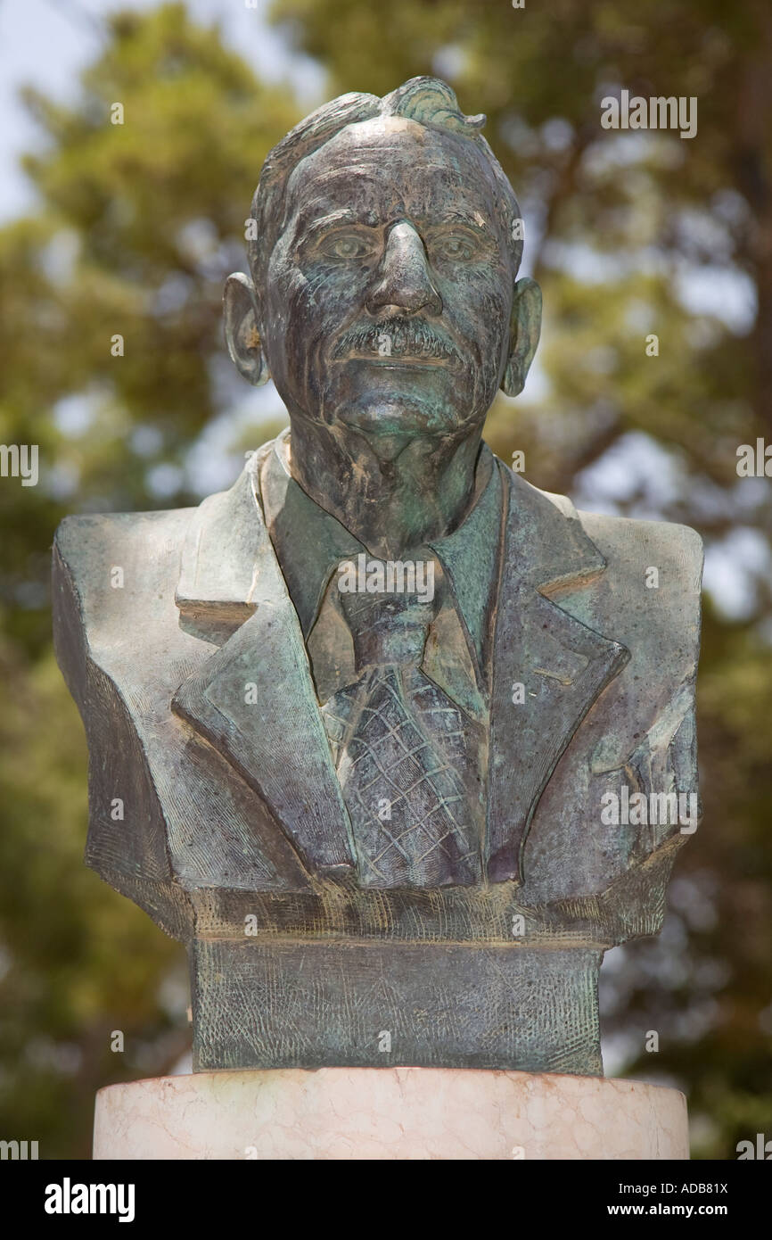 Il busto in bronzo di Arthur Evans permanente al Minoan sito dello scavo di Cnosso / Creta / Grecia Foto Stock