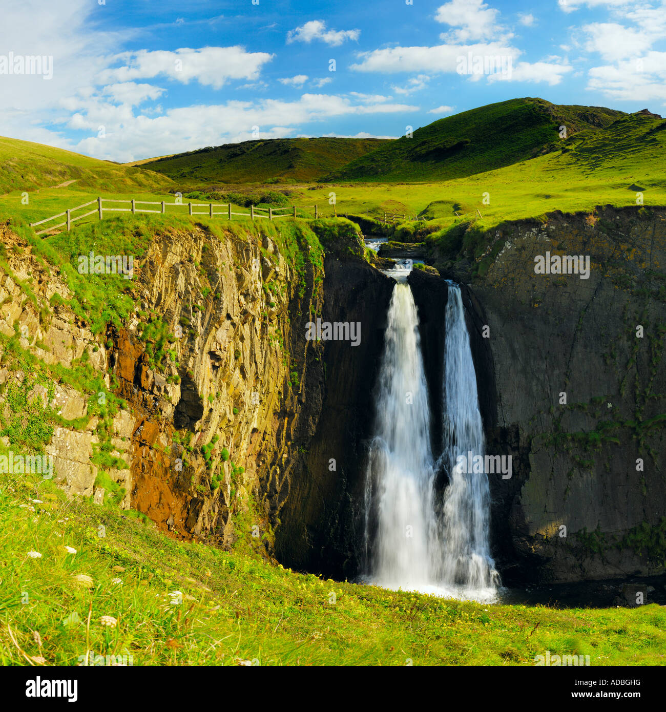 La cascata a Speke's Mill bocca sulla North Devon Coast del patrimonio, Inghilterra Foto Stock