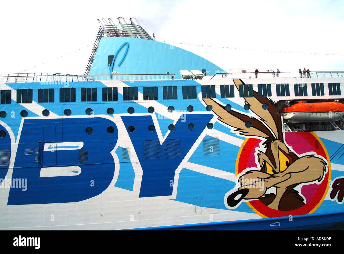 Olbia Sardina porta linee Moby Aki ferry artwork raffiguranti personaggi dei cartoni animati Foto Stock