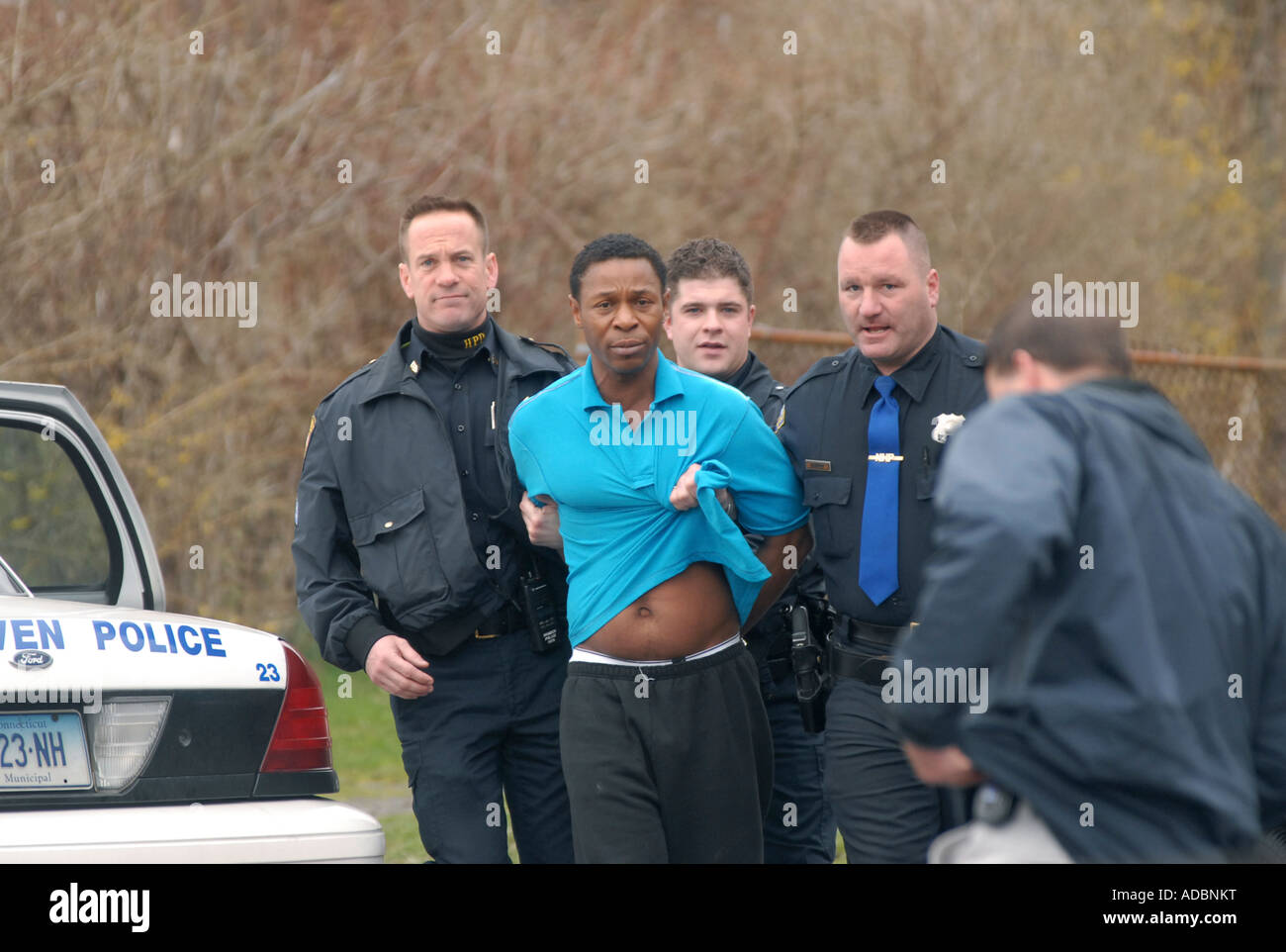 La polizia fermare un omicidio sospetta dopo un breve inseguimento attraverso diverse città del Connecticut. L'uomo è stato caricato un omicidio. Foto Stock