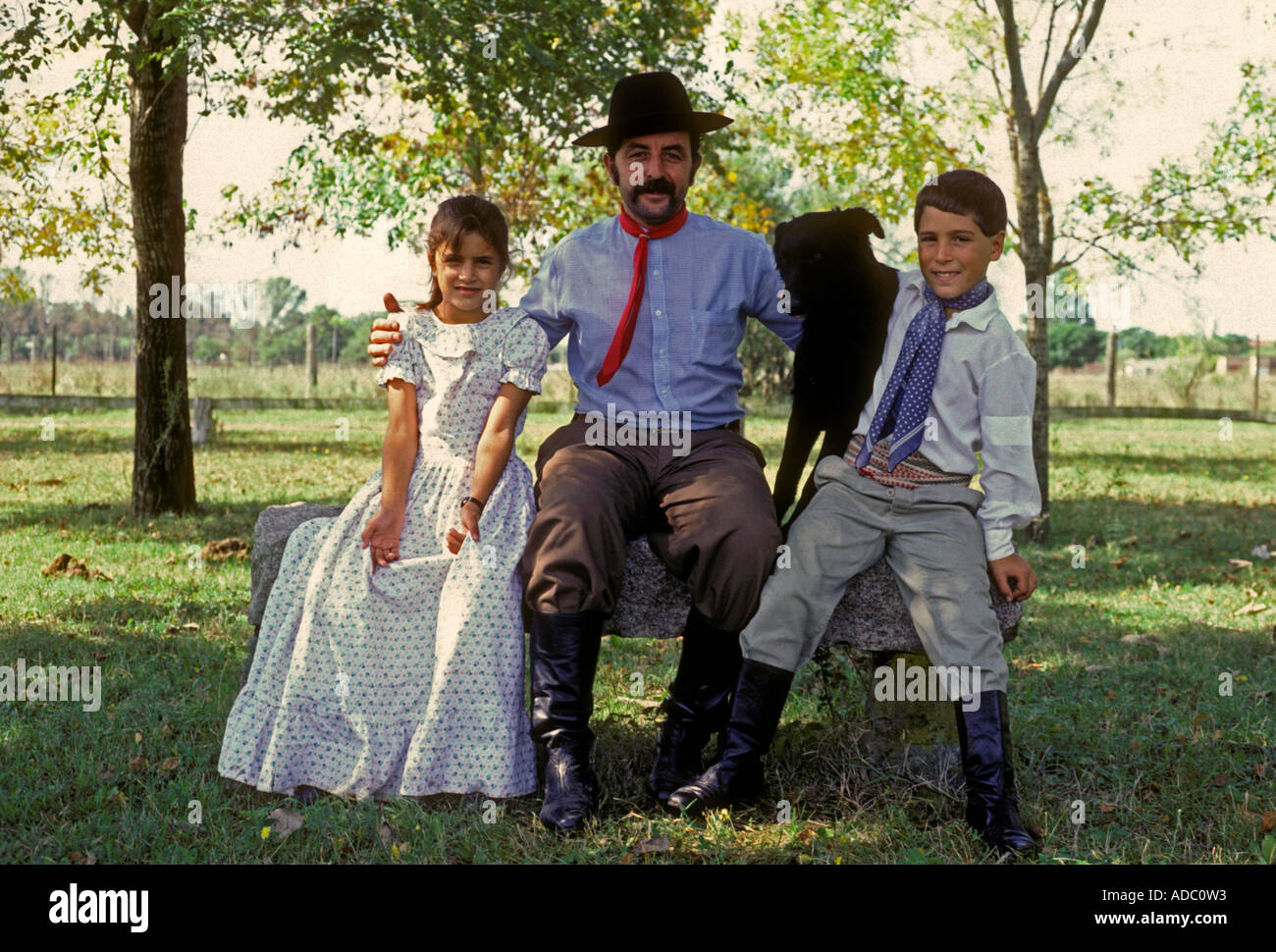Popolo argentino, uomo adulto, ragazzo, ragazza, famiglia, estancia, San Antonio de Areco, Provincia di Buenos Aires, Argentina Foto Stock