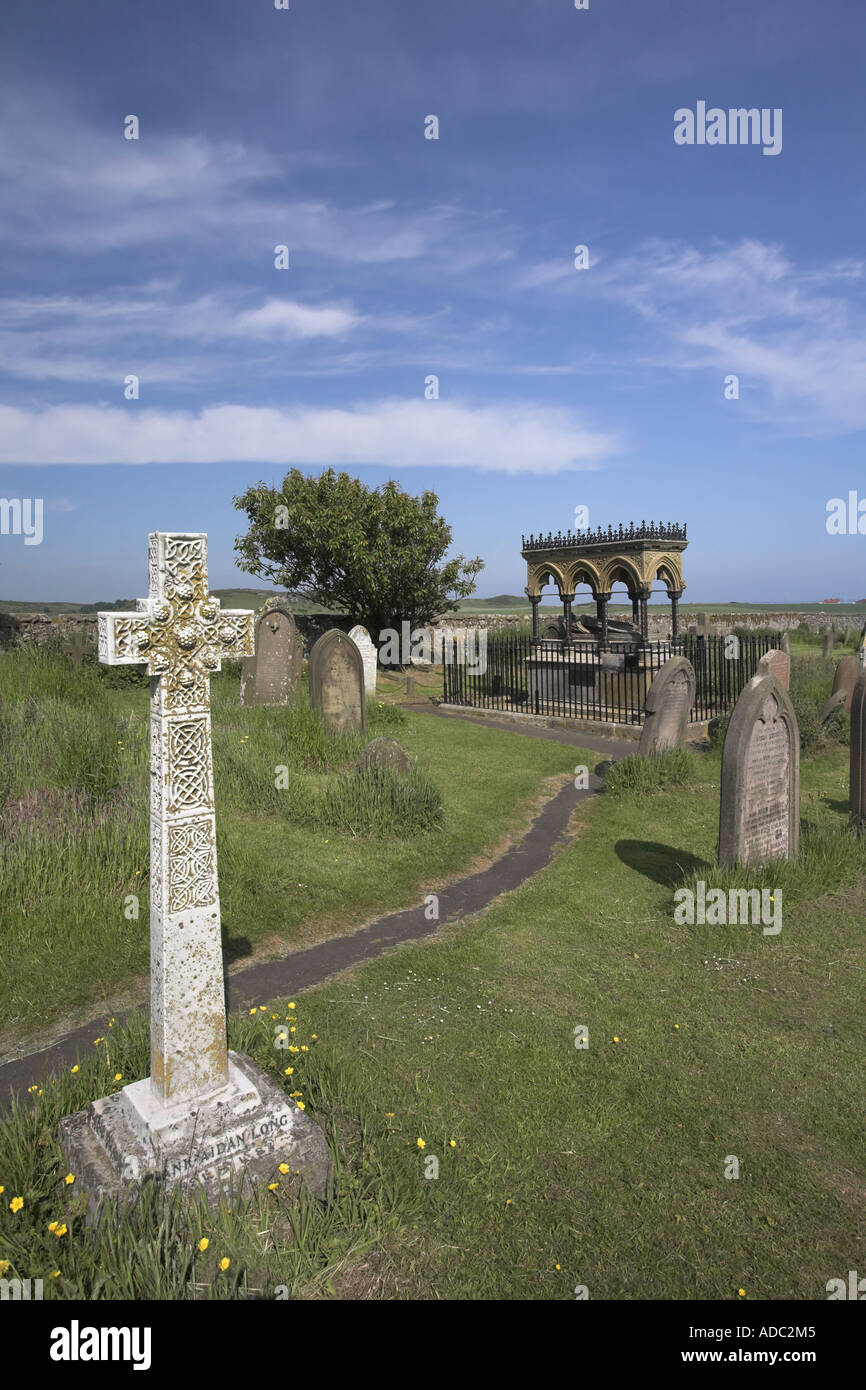 Grazia Darling s grave in St Aidan s Chiesa Bamburgh Northumberland Inghilterra Foto Stock