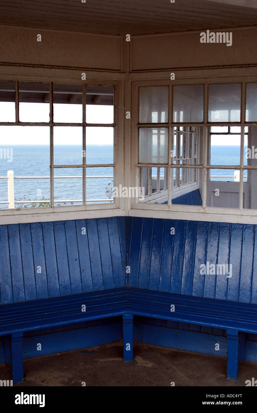 Beach Hut su un giorno d'estate a Cromer, Norfolk Foto Stock