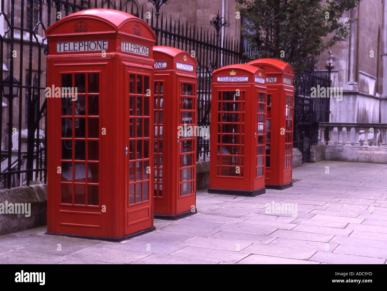 Cabine telefoniche da Royal Courts of Justice, Strand, Londra Foto Stock