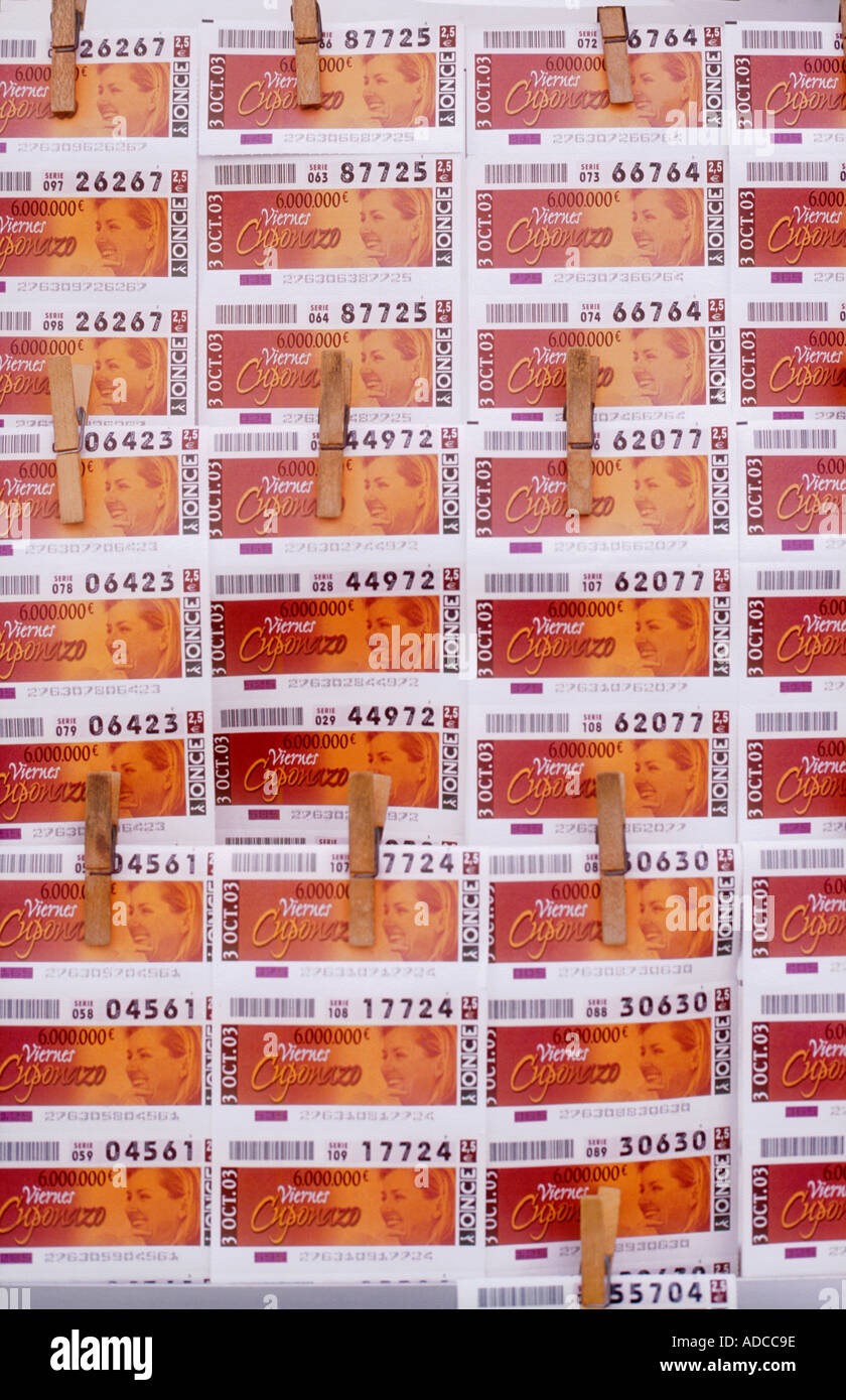 Biglietti della lotteria sul display in street Spagna Foto Stock