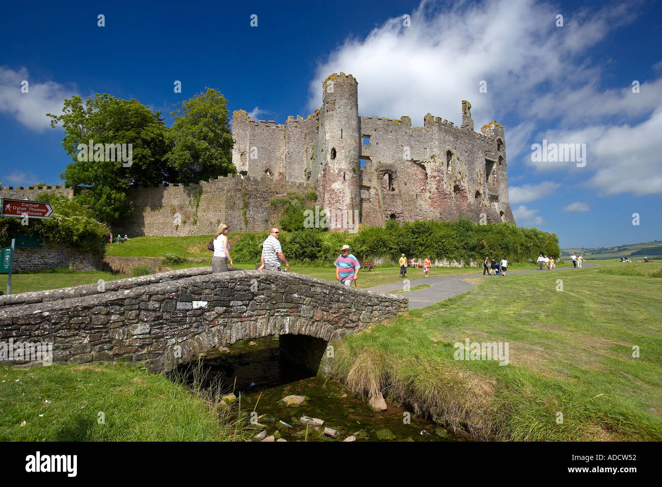 Laugharne Castello, West Wales, Regno Unito Foto Stock