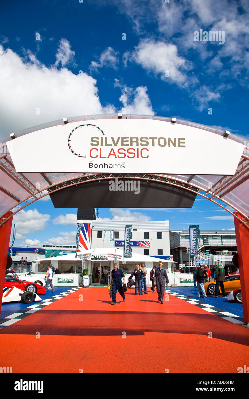 Suite Hospitality red carpet a Silverstone classic motor racing circuito. 2007 Foto Stock