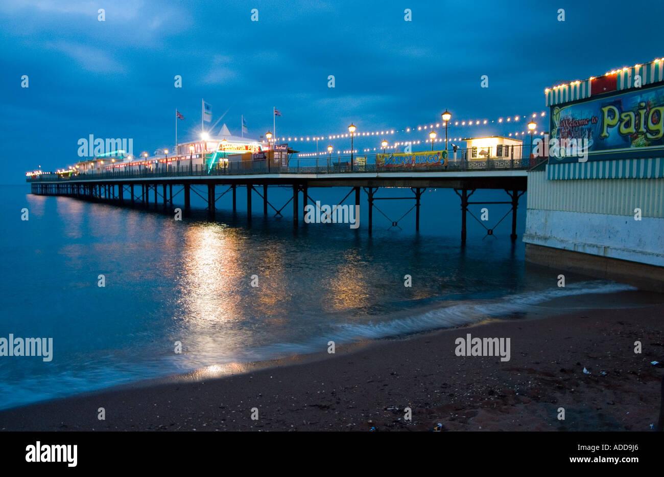 Paignton Pier di notte Foto Stock