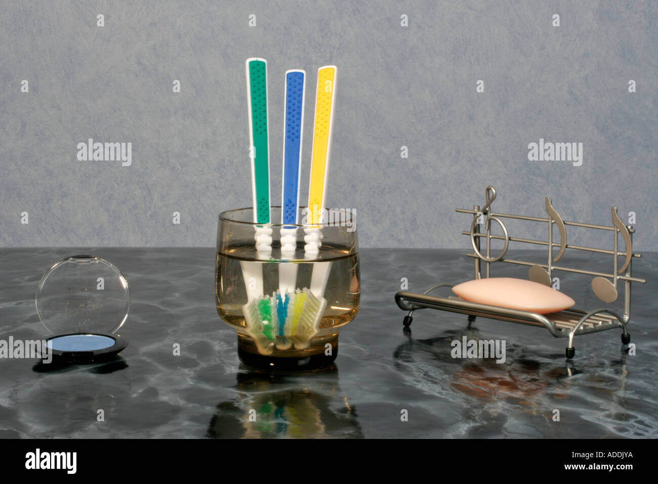 Zahnbürste und Seife spazzolino da denti e sapone Foto Stock