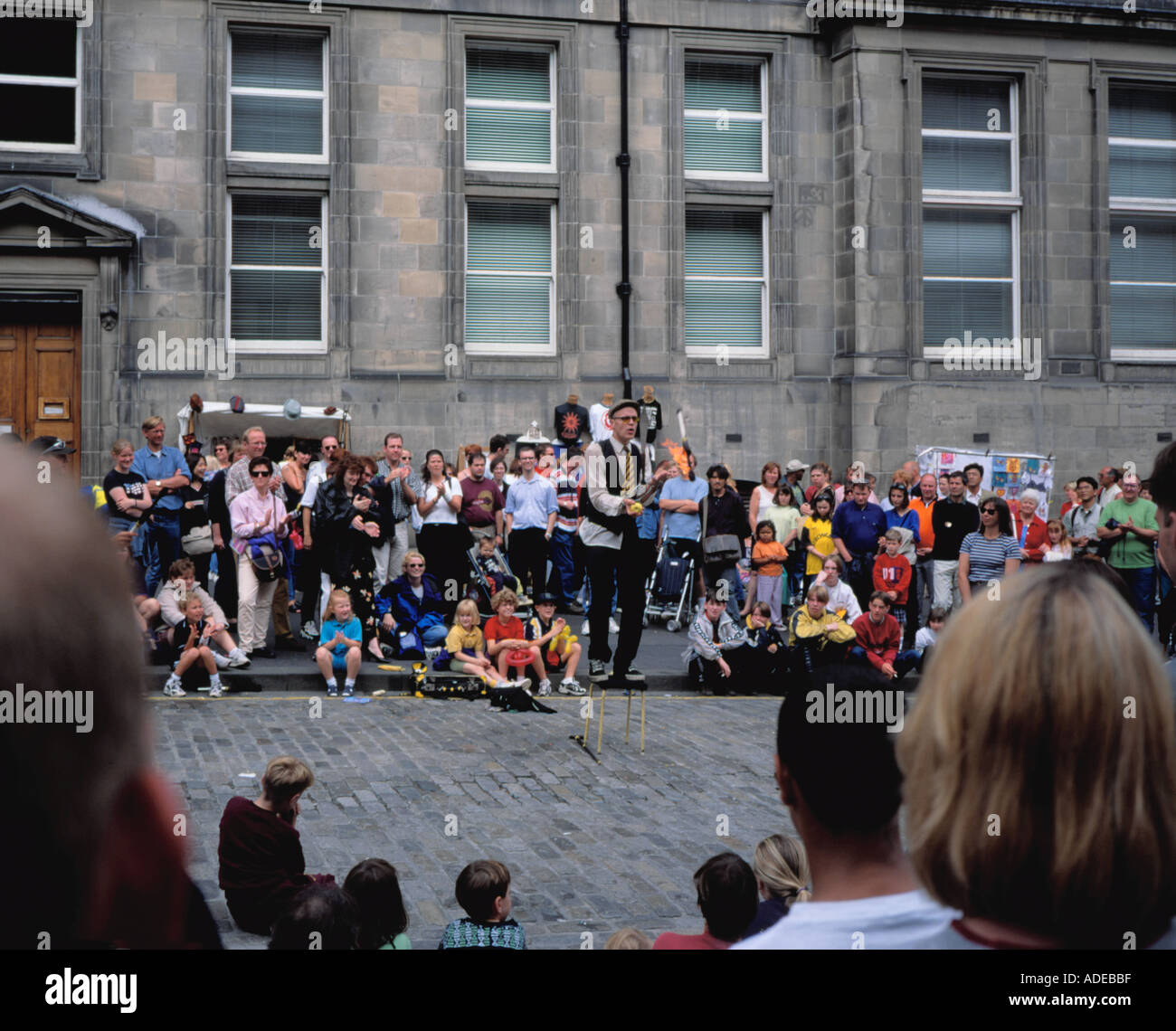 Street performer, il Royal Mile, il Festival di Edimburgo, Edimburgo, Lothian, Scozia, Regno Unito. Foto Stock