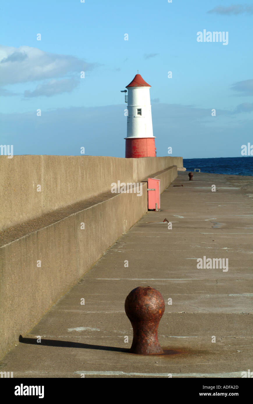 Faro di fine del frangionde Berwick upon Tweed Northumberland England Regno Unito Regno Unito Foto Stock