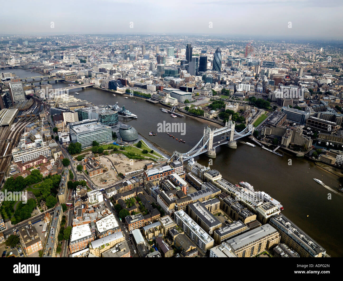 Vista aerea di Londra e al Tower Bridge. Foto Stock