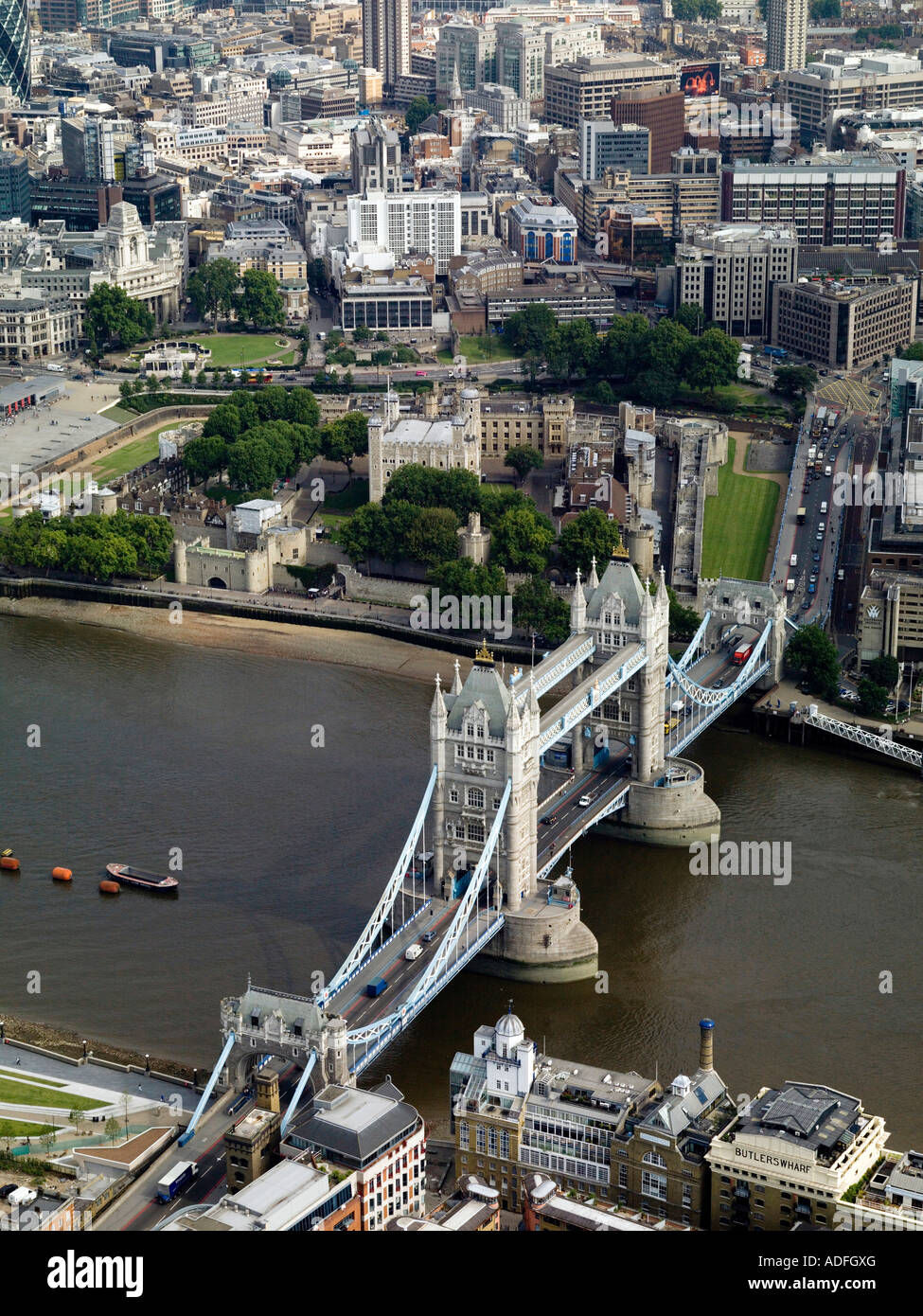 Vista aerea della Torre di Londra e al Tower Bridge. Foto Stock
