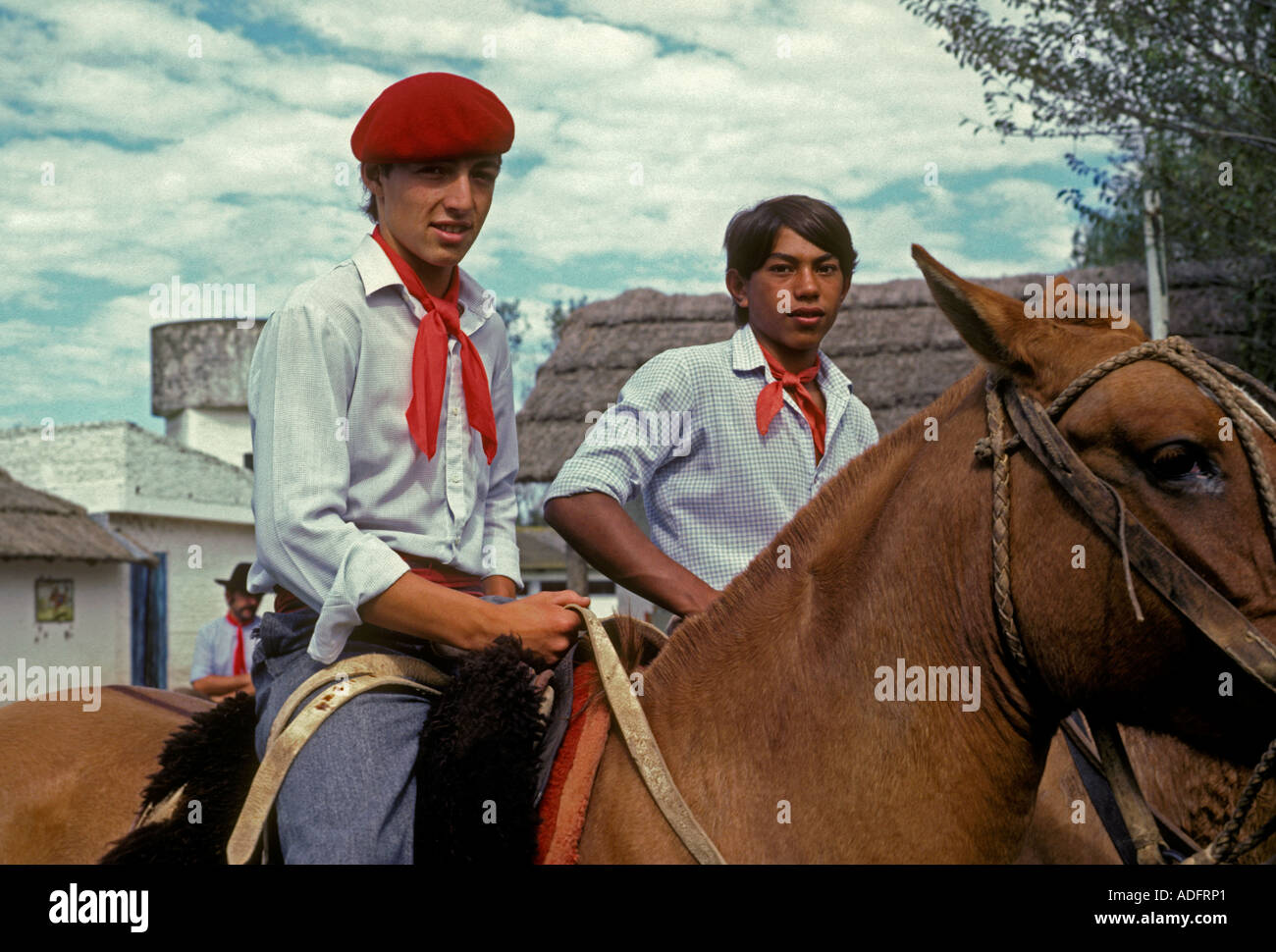 Popolo argentino, giovani uomini, maschio, gauchos, estancia, San Antonio de Areco, Provincia di Buenos Aires, Argentina Foto Stock