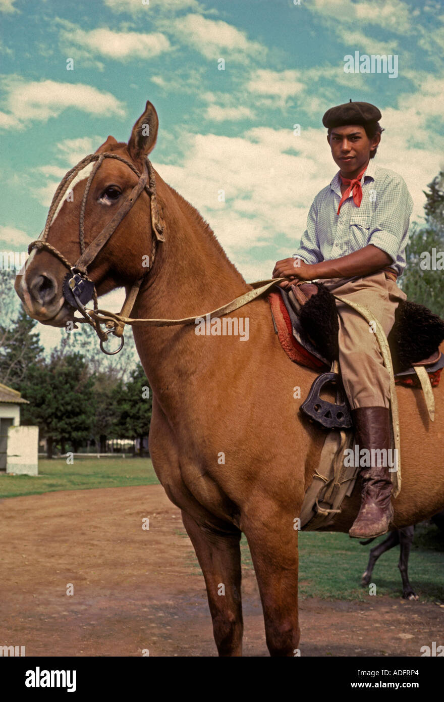 Popolo argentino, giovane uomo, maschio, gaucho, estancia, San Antonio de Areco, Provincia di Buenos Aires, Argentina Foto Stock