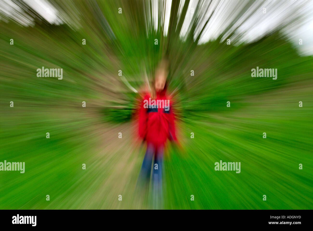 Bambino ragazza zoom effetto di sfocatura Foto Stock
