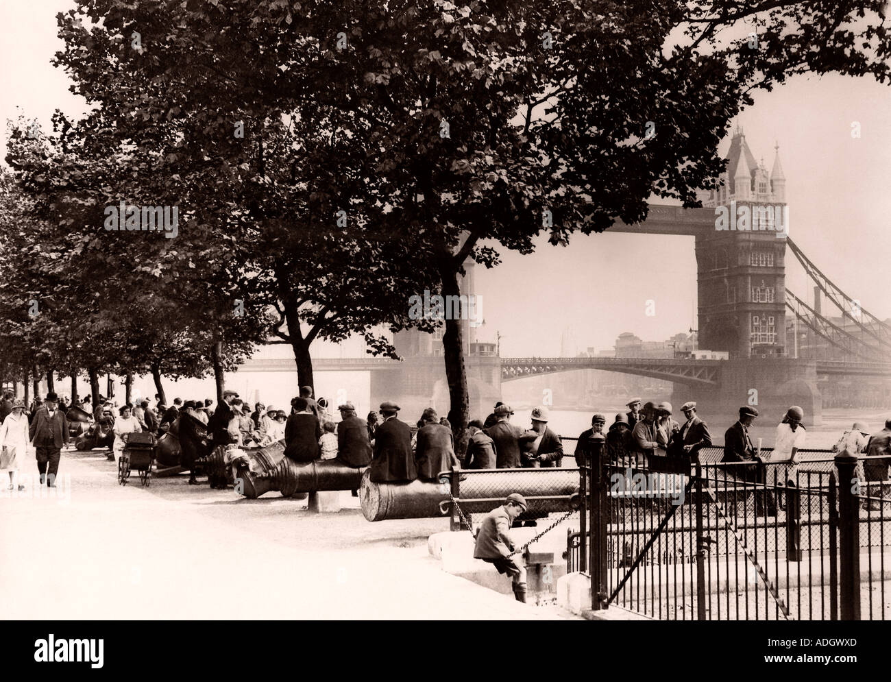 Il Tower Bridge di Londra Regno Unito 1930 Foto Stock