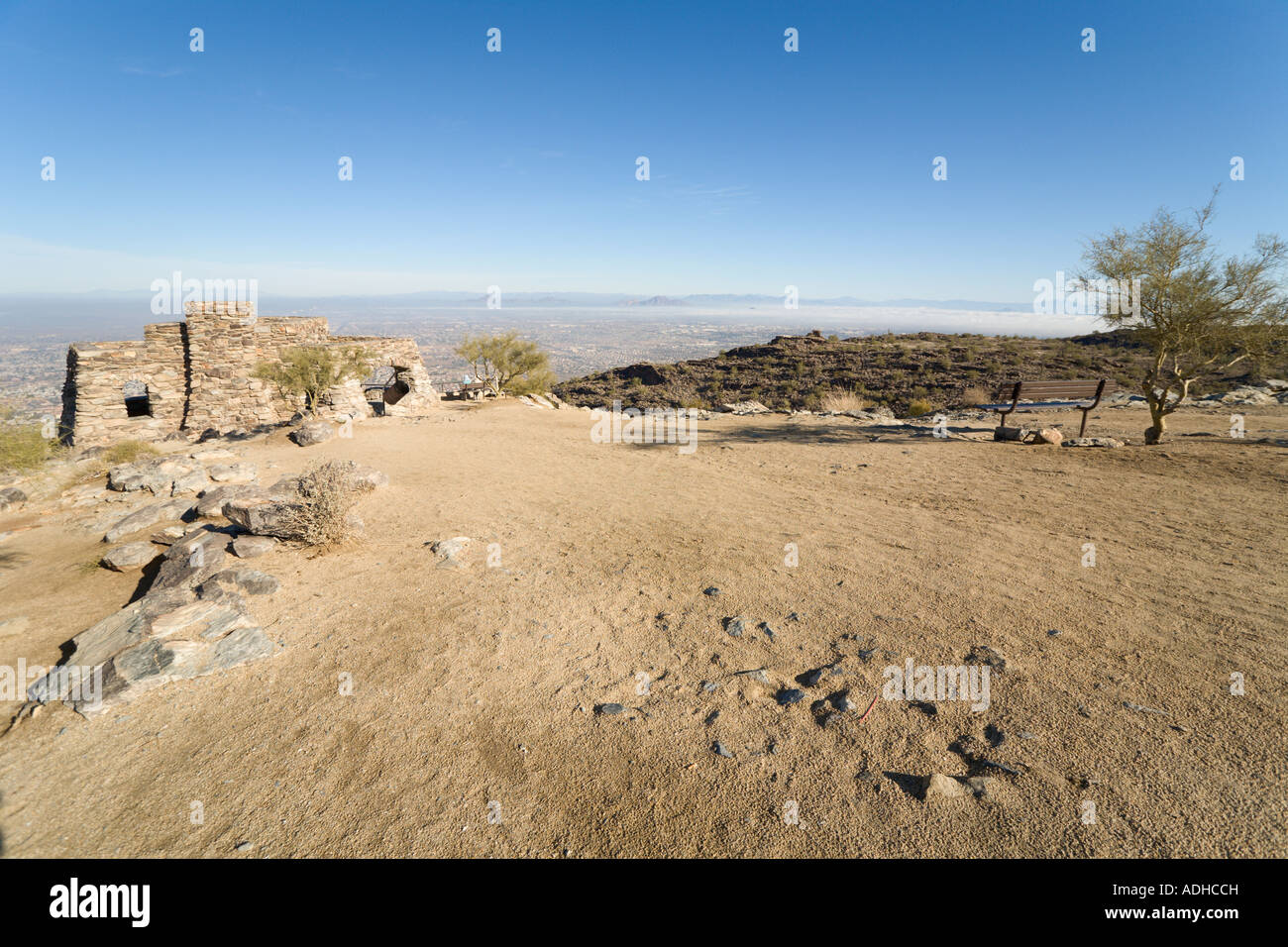 Dobbins belvedere sulla South Mountain affacciato sulla città di Phoenix, Arizona, Stati Uniti d'America Foto Stock