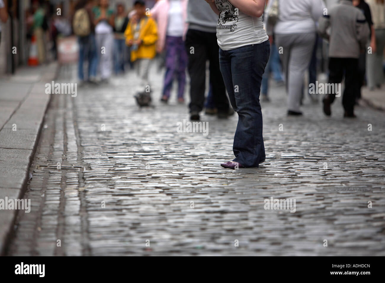 Vecchia strada in ciottoli in area di Temple Bar di Dublino Foto Stock