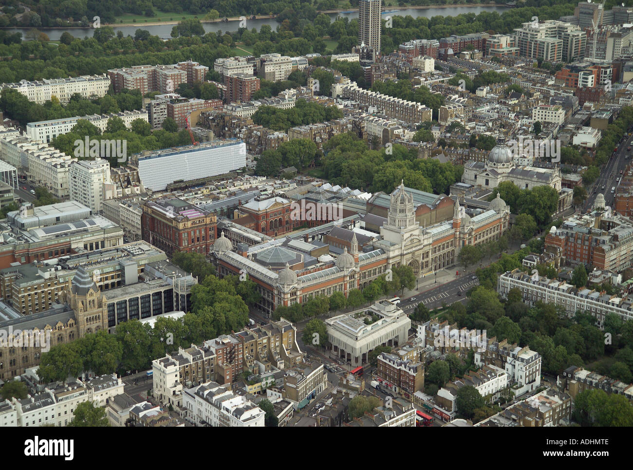 Vista aerea del Victoria and Albert Museum di Cromwell Giardini in South Kensington a Londra. È spesso chiamato il V&A Foto Stock