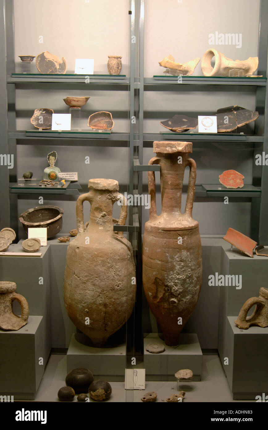 Francia Marseille Museo dei Dock Romani Visualizzazione di anfore e diversi tipi di ceramiche e monete Foto Stock