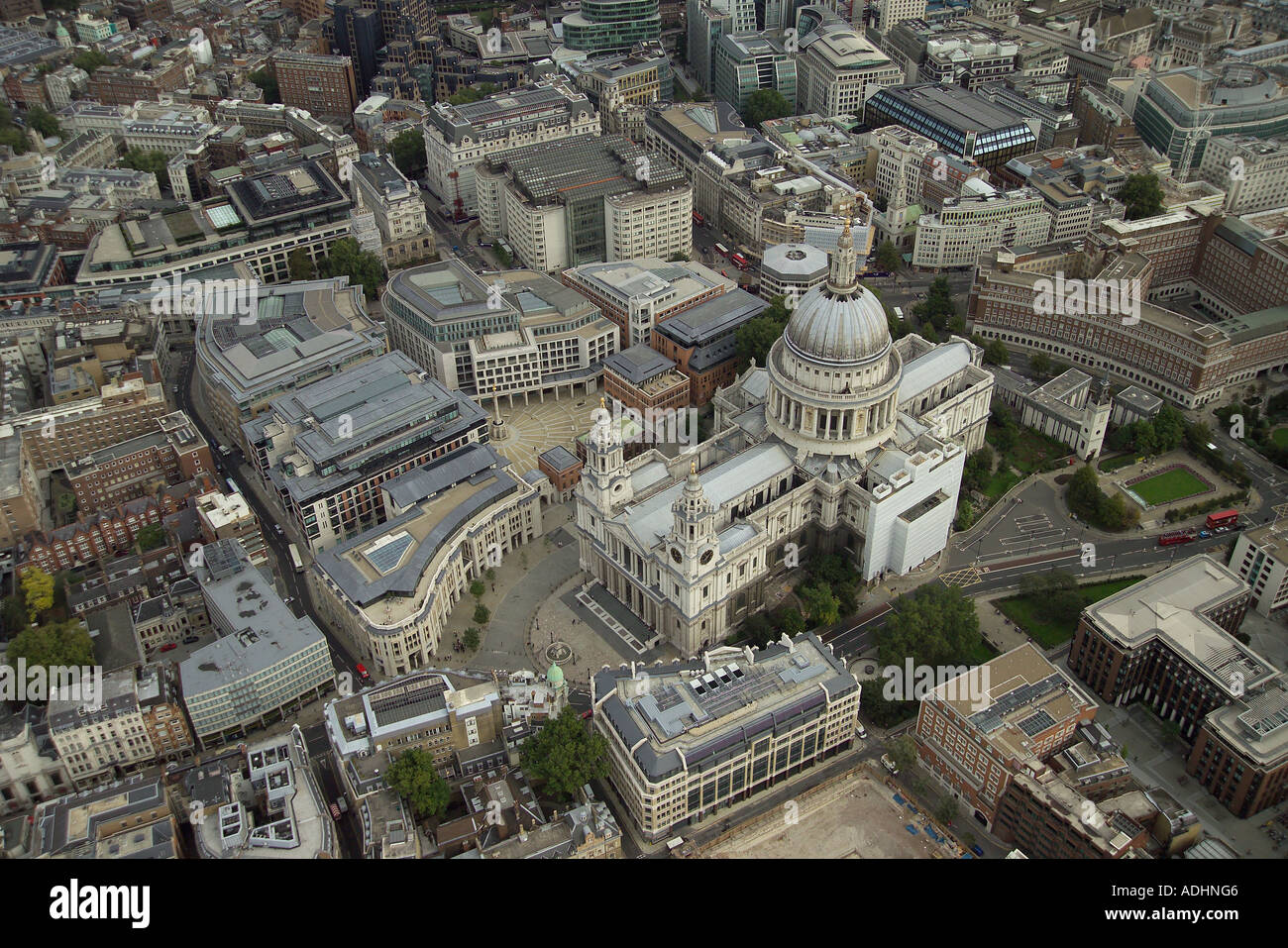 Vista aerea della Cattedrale di St Paul e Paternoster Square a Londra Foto Stock